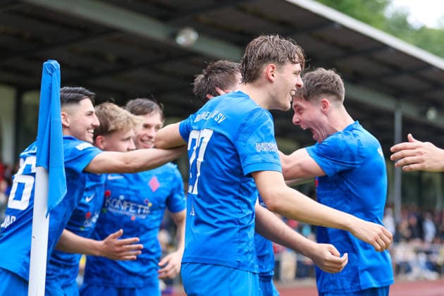 Players of Blumenthaler SV with goal celebration, cheer, cheering, optimistic, game scene, highlight, joy about the goal to 2 1, 03 06 2026, Bremen Germany , Football, promotion round Regionalliga Nord, Blumenthaler SV 1 FC Germania Egestorf Langreder xobx