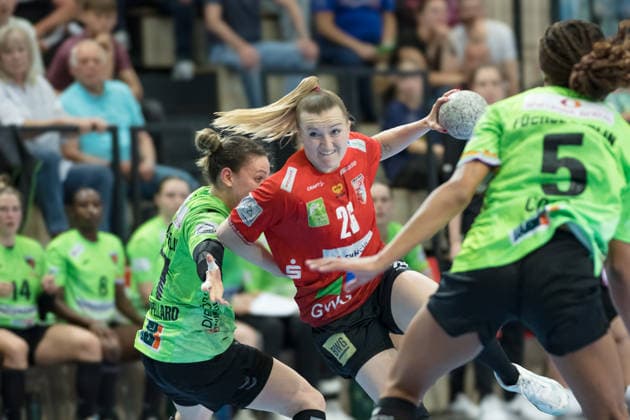 Angela Cappellaro Berlin, 17 , Cara Reuthal Halle, 26 , Naomi Conze Berlin, 5 , SV Union Halle Neustadt vs Füchse Berlin, Spreefüxxe, Handball Bundesliga Frauen, Relegation, First leg, Season 2025 26, 03 06 2026 Halle SWH Arena Sachsen Anhalt Germany