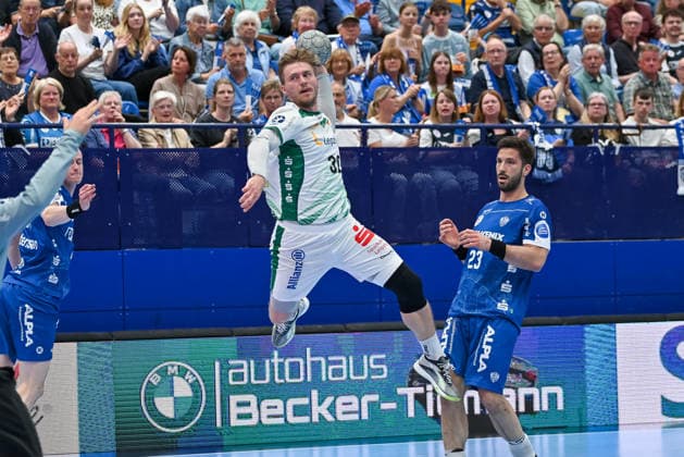 Franz Semper SC DHfK Leipzig, 32 throws, Tim Suton TBV Lemgo LIppe, 23 comes too late TBV Lemgo Lippe vs SC DHfK Leipzig, Handball, 1 Bundesliga, 33 Matchday, Season 2025 2026, 03 06 2026, TBV Lemgo Lippe vs SC DHfK Leipzig, Handball, 1 Bundesliga, 33 Matchday, Season 2025 2026, 03 06 2026 Lemgo Copyright: xEibner-Pressefoto RobertxGertzenx EP_RGN
