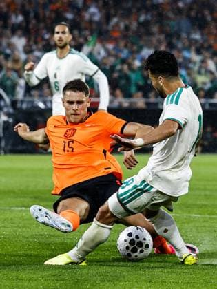 Fußball, Testspiel, Niederlande - Algerien #3 ROTTERDAM - (lr) Micky van de Ven of the Netherlands, Mohamed Amoura of Algeria during the friendly international match, Länderspiel, Nationalmannschaft between the Netherlands and Algeria at Feyenoord stadium De Kuip on June 3, 2026 in Rotterdam, the Netherlands. The Dutch national team, Nationalteam is preparing for the 2026 FIFA World Cup, WM, Weltmeisterschaft, Fussball MAURICE VAN STEEN ANP International Friendly, Länderspiel, Nationalmannschaft 2026 xVIxANPxSportx xxANPxIVx 560013661 originalFilename: 560013661.jpg