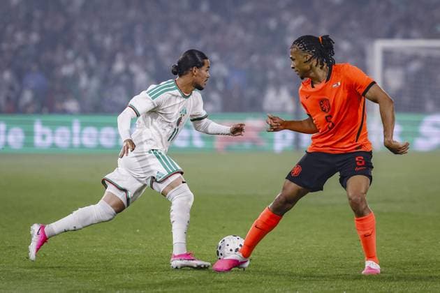 Fußball, Testspiel, Niederlande - Algerien #4 ROTTERDAM - (lr) Anis Hadj Moussa of Algeria and Nathan Akà of the Netherlands during the friendly international match, Länderspiel, Nationalmannschaft between the Netherlands and Algeria at Feyenoord Stadium De Kuip on June 3, 2026, in Rotterdam, the Netherlands. The Dutch national team, Nationalteam is preparing for the 2026 FIFA World Cup, WM, Weltmeisterschaft, Fussball BAS CZERWINSKI ANP International Friendly, Länderspiel, Nationalmannschaft 2026 xVIxANPxSportx xxANPxIVx 560017603 originalFilename: 560017603.jpg