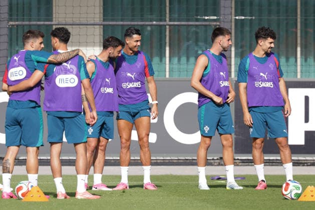 Training of the Portuguese national football team in the football city of Oeiras Portugal, June 3, 2026, in Alges, Portugal Bruno Fernandes Portugal ,8 , Cristiano Ronaldo Portugal ,7 , Goncalo Inacio Portugal ,14 , Tomas Araujo Portugal , Copyright: HMBxMedia FernandoxSoares