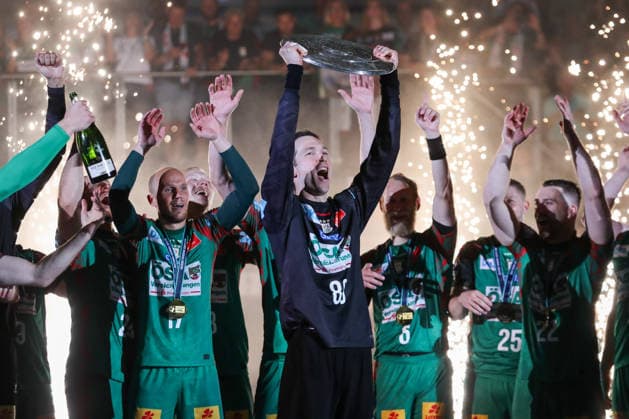 03 06 2026, xtgx, handball, Daikin HBL, SC Magdeburg VfL Gummersbach v l award ceremony for Nikola Portner Magdeburg, 80 championship trophy, trophy, cheering for title win, championship, German champion, cheers, celebration Magdeburg