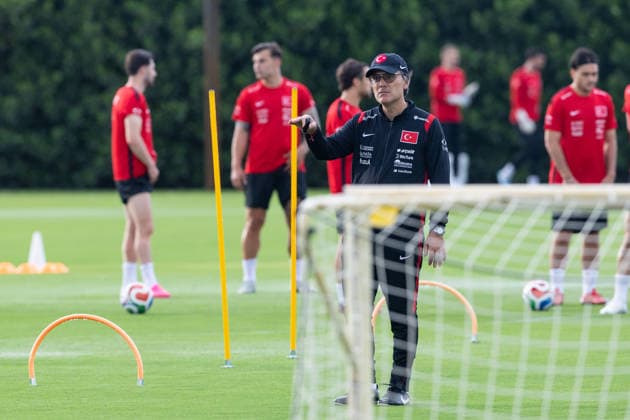 Ahead of 2026 FIFA World Cup, WM, Weltmeisterschaft, Fussball MIAMI, FLORIDA, UNITED STATES - JUNE 3: Head coach Vincenzo Montella of Turkiye train as preparations begin for the upcoming FIFA World Cup. Miami, Florida, U.S., June, 3, 2026. Mostafa Bassim Anadolu Florida United States. Editorial use only. Please get in touch for any other usage. Copyright: x2026xAnadoluxMostafaxBassimx