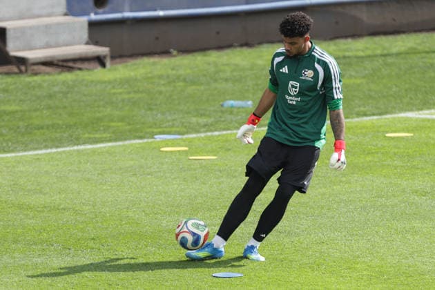 (260604) -- PACHUCA, June 4, 2026 -- Ronwen Williams, goalkeeper of the South African national soccer team performs exercises during a team s open training session for the FIFA World Cup, WM, Weltmeisterschaft, Fussball 2026 at Hidalgo Stadium in Pachuca, Hidalgo State, Mexico, on June 3, 2026. (Photo by Xinhua) (SP)MEXICO-PACHUCA-FOOTBALL-FIFA WORLD CUP-SOUTH AFRICA TEAM TRAINING FranciscoxCanedo
