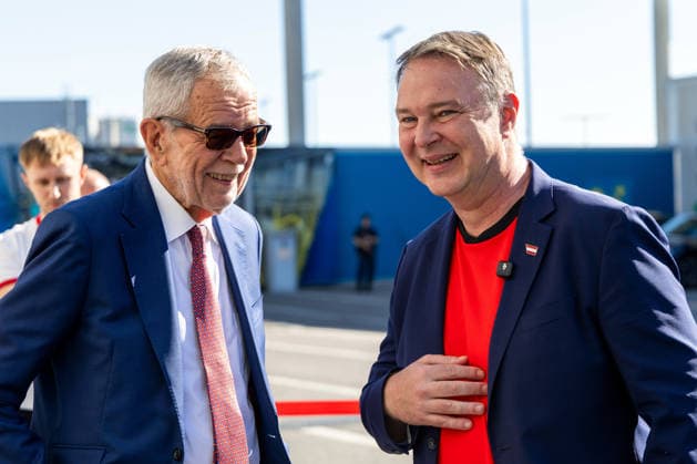 SOCCER - FIFA World Cup, WM, Weltmeisterschaft, Fussball 2026, preview VIENNA,AUSTRIA,04.JUN.26 - SOCCER - FIFA World Cup 2026, USA, Mexico, Canada, preview, farewell OEFB, Oesterreichischer Fussball-Bund. Image shows president Alexander van der Bellen (Austria) and vice chancellor Andreas Babler (Austria). GEPAxpictures xPhilippxBrem