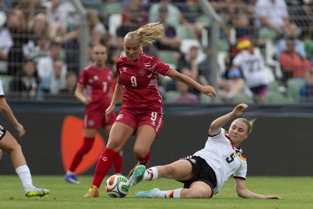 GER, Leipzig, DFB, Soccer, Womens Soccer, international friendly, Germany U23 vs Denmark U23 in picture v l Mai Wendicke Daenemark 09 ,Jella Veit Germany U23 05 , Zweikampf 04 06 2026, Alfred Kunze Sportpark Leipzig DFB REGULATIONS PROHIBIT ANY USE OF PHOTOGRAPHS AS IMAGE SEQUENCES AND OR QUASI VIDEO, Copyright: HMBxMedia PaulxFritz
