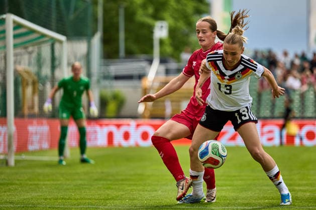 04 06 2026, GER, Womens soccer, International test matches, Friendly match, 2026, Germany U23 Denmark U23 Sophie Nachtigall 13, Germany U23w , action, with ball, duel Leipzig Alfred Kunze Sportpark Sachsen Germany