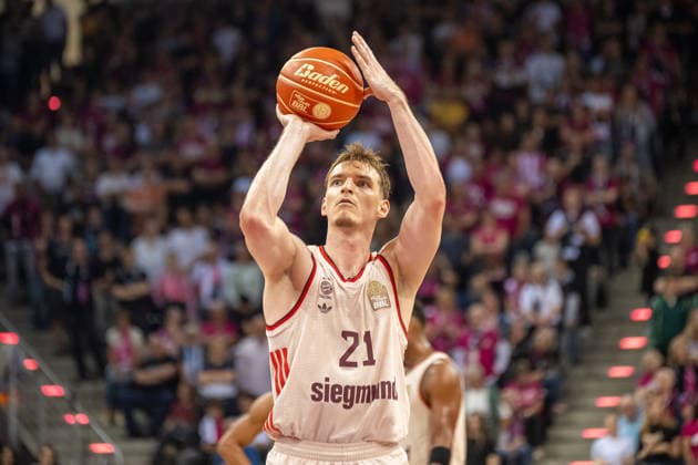 Justus Hollatz FC Bayern Muenchen, 21 on free throw Telekom Baskets Bonn vs FC Bayern Muenchen, Basketball, e@sy credit BBL, semi-final, 3 match, 2025 2026 season, 04 06 2026 Telekom Baskets Bonn vs FC Bayern Muenchen, Basketball, e@sy credit BBL, semi-final, 3 match, 2025 2026 season, 04 06 2026 Bonn Copyright: xEibner-Pressefoto ThomasxHaeslerx EP_THR