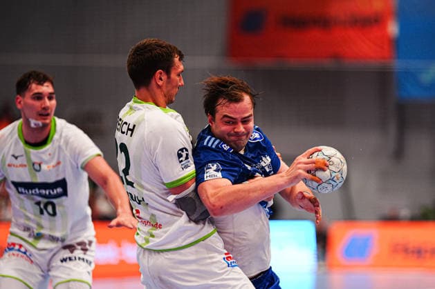 Jona Schoch HSG Wetzlar, 22 , Andreas Magaard Handball Sport Verein Hamburg, 04 GER, Handball Sport Verein Hamburg vs HSG Wetzlar, Handball, 1 Bundesliga, Matchday 33, Season 2025 2026, 04 06 2026 GER, Handball Sport Verein Hamburg vs HSG Wetzlar, Handball, 1 Bundesliga, Matchday 33, Season 2025 2026, 04 06 2026 Hamburg Copyright: xEibner-Pressefoto MarcelxvonxFehrnx EP_MFN