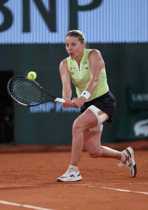 Maja Chwalinska of Poland in action French Open Tennis, Day Twelve, Tennis, Roland Garros, Paris, France - 04 Jun 2026Paris Roland Garros France EDITORIAL USE ONLY No use with unauthorised audio, video, data, fixture lists, club league logos or live services. Online in-match use limited to 120 images, no video emulation. No use in betting, games or single club league player publications. Copyright: xEllaxLing Shutterstockx 16906559ci