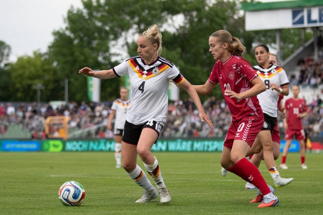 GER, Leipzig, DFB, Football, Womens football, international friendly, Germany U23 vs Denmark U23 in the picture from l Vanessa Diehm Germany U23 04 , Therese Vestermark Denmark 20 , duel 04 06 2026, Alfred Kunze Sportpark Leipzig DFB REGULATIONS PROHIBIT ANY USE OF PHOTOGRAPHS AS IMAGE SEQUENCES AND OR QUASI VIDEO, Copyright: HMBxMedia PaulxFritz