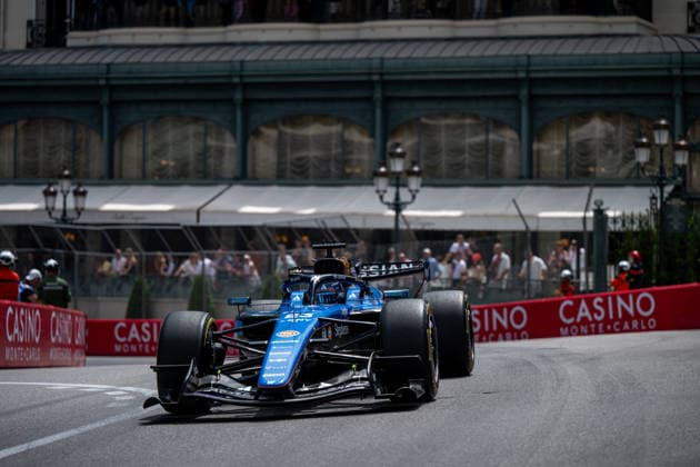 Alexander Albon Atlassian Williams F1 Team, Thailand, 23 in the FW48 in front of the Hotel de Paris, MCO, Formula 1 World Championship, Monaco Grand Prix, Monte Carlo, Free Practice, 2026 season, 05 06 2026 MCO, Formula 1 World Championship, Monaco Grand Prix, Monte Carlo, Free Practice, 2026 season, 05 06 2026 Monte Carlo Copyright: xEibner-Pressefoto Memmlerx EP_MMR