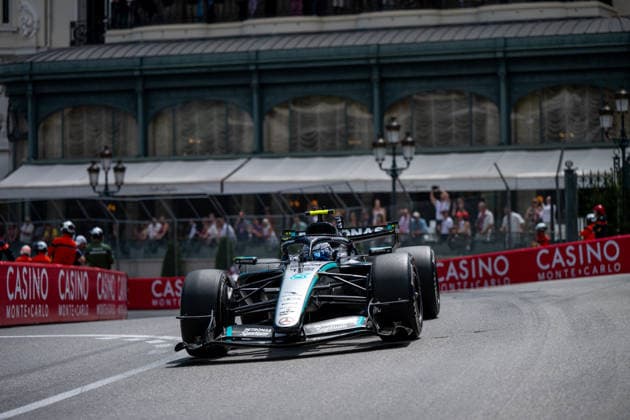 Andrea Kimi Antonelli Mercedes AMG Petronas F1 Team, Italy, 12 in F1 W17 in front of the Hotel de Paris, MCO, Formula 1 World Championship, Monaco Grand Prix, Monte Carlo, Free Practice, 2026 season, 05 06 2026 MCO, Formula 1 World Championship, Monaco Grand Prix, Monte Carlo, Free Practice, 2026 season, 05 06 2026 Monte Carlo Copyright: xEibner-Pressefoto Memmlerx EP_MMR