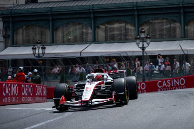 Esteban Ocon Toyota Gazoo Racing Haas F1 Team, France, 31 in VF 26 in front of the Hotel de Paris, MCO, Formula 1 World Championship, Monaco Grand Prix, Monte Carlo, Free Practice, 2026 season, 05 06 2026 MCO, Formula 1 World Championship, Monaco Grand Prix, Monte Carlo, Free Practice, 2026 season, 05 06 2026 Monte Carlo Copyright: xEibner-Pressefoto Memmlerx EP_MMR