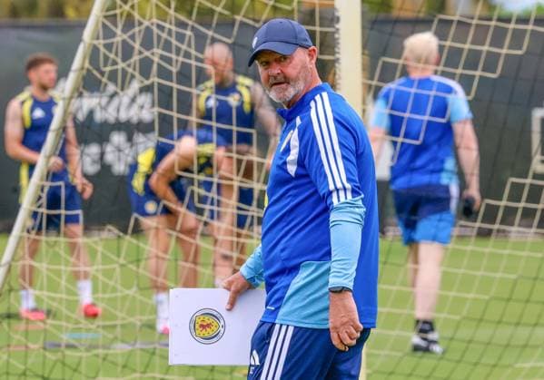 Scotland manager Steve Clarke during a training session Scotland Training Session, 2026 FIFA World Cup, WM, Weltmeisterschaft, Fussball Football, Florida Blue Training Centre, Florida, USA - 05 Jun 2026Florida Florida Blue Training Centre United States of America EDITORIAL USE ONLY No use with unauthorised audio, video, data, fixture lists, club league logos or live services. Online in-match use limited to 120 images, no video emulation. No use in betting, games or single club league player publications. Copyright: xChrisxArjoon Shutterstockx 16906920c