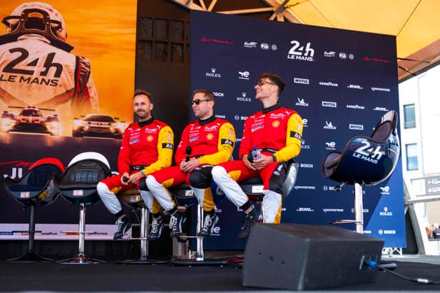 24 HEURES DU MANS 2026 - PESAGE 20 FRIJNS Robin (nld), RAST Renà (ger), VAN DER LINDE Sheldon (zaf), BMW M Team WRT, BMW M Hybrid V8 20, Hypercar, portrait during Le Pesage of the 24 Hours of Le Mans 2026, 3rd round of the 2026 FIA World Endurance Championship, from June 5 to 6, 2026 on the Place de la Rà publique in Le Mans, France - Le MansFrance Copyright: xFabrizioxBoldonix