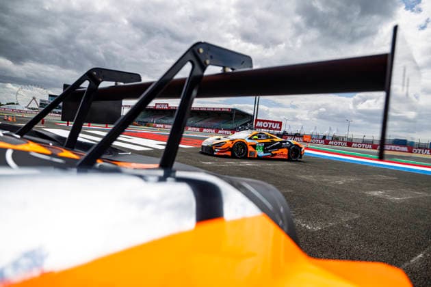 24 HEURES DU MANS 2026 - PESAGE 58 WEST Alexander (swe), GEHRSITZ Finn (ger), GOETHE Benjamin (dnk), Garage 59, McLaren 720S LMGT3 Evo 58, LM GT3, ambiance during Le Pesage of the 24 Hours of Le Mans 2026, 3rd round of the 2026 FIA World Endurance Championship, from June 5 to 6, 2026 on the Place de la RÃ publique in Le Mans, France - Le MansFrance Copyright: xJULIENxDELFOSSEx