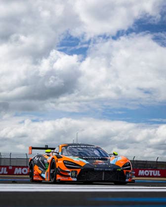 24 HEURES DU MANS 2026 - PESAGE 58 WEST Alexander (swe), GEHRSITZ Finn (ger), GOETHE Benjamin (dnk), Garage 59, McLaren 720S LMGT3 Evo 58, LM GT3, ambiance during Le Pesage of the 24 Hours of Le Mans 2026, 3rd round of the 2026 FIA World Endurance Championship, from June 5 to 6, 2026 on the Place de la RÃ publique in Le Mans, France - Le MansFrance Copyright: xJULIENxDELFOSSEx