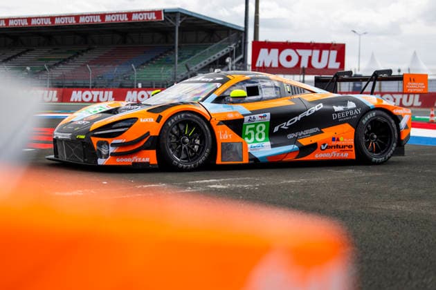 24 HEURES DU MANS 2026 - PESAGE 58 WEST Alexander (swe), GEHRSITZ Finn (ger), GOETHE Benjamin (dnk), Garage 59, McLaren 720S LMGT3 Evo 58, LM GT3, ambiance during Le Pesage of the 24 Hours of Le Mans 2026, 3rd round of the 2026 FIA World Endurance Championship, from June 5 to 6, 2026 on the Place de la RÃ publique in Le Mans, France - Le MansFrance Copyright: xJULIENxDELFOSSEx