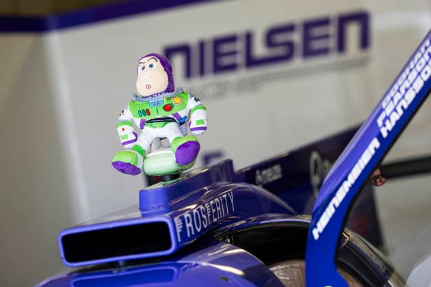 24 HEURES DU MANS 2026 - PESAGE 24 HEINEMEIER HANSSON David (dnk), PEARSON Edward (gbr), DOOHAN Jack (aus), Nielsen Racing, Oreca 07 Gibson 24, LMP2, ambiance, Buzz l™Eclair during Le Pesage of the 24 Hours of Le Mans 2026, 3rd round of the 2026 FIA World Endurance Championship, from June 5 to 6, 2026 on the Place de la RÃ publique in Le Mans, France - Le MansFrance Copyright: xJULIENxDELFOSSEx