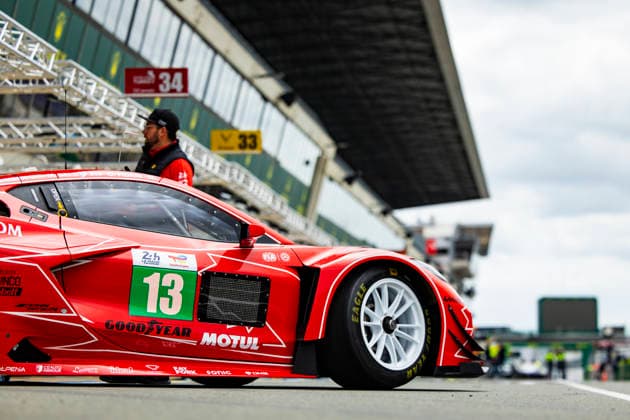 24 HEURES DU MANS 2026 - PESAGE 13 FIDANI Orey (can), KERN Lars (ger), BELL Matthew (gbr), 13 Autosport, Corvette Z06 LMGT3.R 13, LM GT3, ambiance during Le Pesage of the 24 Hours of Le Mans 2026, 3rd round of the 2026 FIA World Endurance Championship, from June 5 to 6, 2026 on the Place de la RÃ publique in Le Mans, France - Le MansFrance Copyright: xJULIENxDELFOSSEx