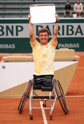 Niels Vink of Netherlands celebrates with the trophy French Open Tennis, Day Fourteen, Tennis, Roland Garros, Paris, France - 06 Jun 2026Paris Roland Garros France EDITORIAL USE ONLY No use with unauthorised audio, video, data, fixture lists, club league logos or live services. Online in-match use limited to 120 images, no video emulation. No use in betting, games or single club league player publications. Copyright: xEllaxLing Shutterstockx 16906571b