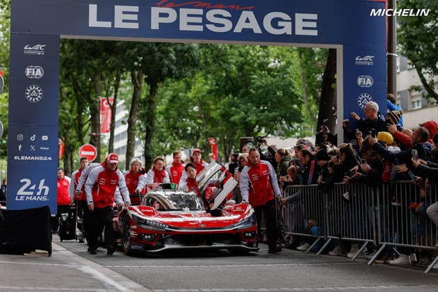 24 HEURES DU MANS 2026 - PESAGE 08 BUEMI SÃ bastien (swi), HARTLEY Brendon (nzl), HIRAKAWA Ryo (jpn), Toyota Racing, Toyota TR010 Hybrid 08, Hypercar, during Le Pesage of the 24 Hours of Le Mans 2026, 3rd round of the 2026 FIA World Endurance Championship, from June 5 to 6, 2026 on the Place de la RÃ publique in Le Mans, France - Le MansFrance Copyright: xFREDERICxLExFLOCxHx