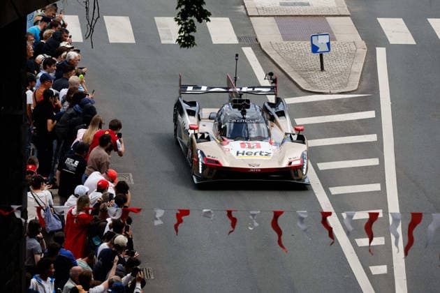 24 HEURES DU MANS 2026 - CITY CENTRE PARADE 12 DELETRAZ Louis (swi), STEVENS Will (gbr), NATO Norman (fra), Cadillac Hertz Team Jota, Cadillac V-Series.R 12, Hypercar, action, during the City Center Parade of the 24 Hours of Le Mans 2026, 3rd round of the 2026 FIA World Endurance Championship, on June 6, 2026 in Le Mans, France - Le MansFrance Copyright: xFREDERICxLExFLOCxHx