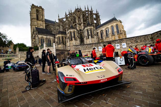 24 HEURES DU MANS 2026 - CITY CENTRE PARADE 12 DELETRAZ Louis (swi), STEVENS Will (gbr), NATO Norman (fra), Cadillac Hertz Team Jota, Cadillac V-Series.R 12, Hypercar, action during the City Center Parade of the 24 Hours of Le Mans 2026, 3rd round of the 2026 FIA World Endurance Championship, on June 6, 2026 in Le Mans, France - Le MansFrance Copyright: xJULIENxDELFOSSEx