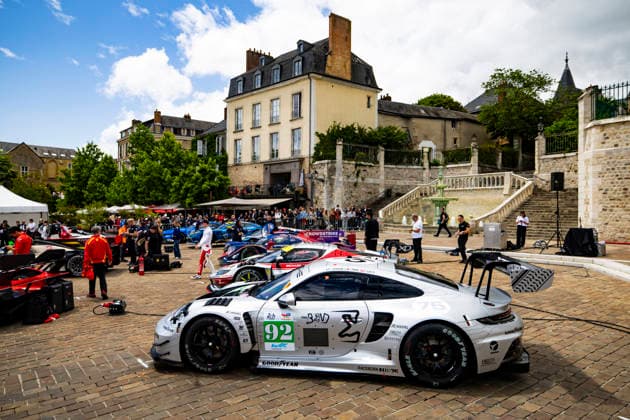 24 HEURES DU MANS 2026 - CITY CENTRE PARADE 92 SHAHIN Yasser (aus), PERA Riccardo (ita), LIETZ Richard (aut), The Bend Manthey, Porsche 911 GT3 R LMGT3 92, LM GT3, action during the City Center Parade of the 24 Hours of Le Mans 2026, 3rd round of the 2026 FIA World Endurance Championship, on June 6, 2026 in Le Mans, France - Le MansFrance Copyright: xJULIENxDELFOSSEx