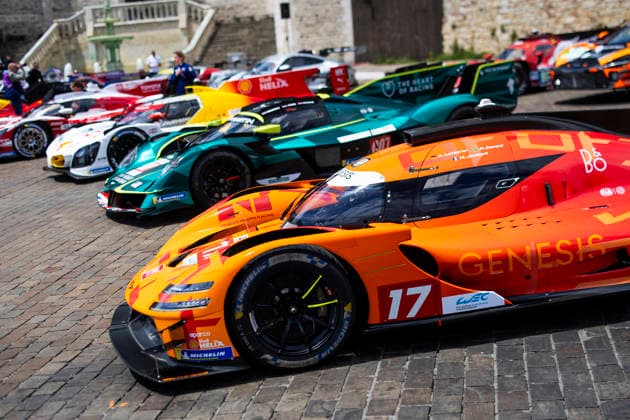 24 HEURES DU MANS 2026 - CITY CENTRE PARADE 17 LOTTERER Andrà (ger), DERANI Pipo (bra), JAUBERT Mathys (fra), Genesis Magma Racing, Genesis GMR-001 17, Hypercar, action during the City Center Parade of the 24 Hours of Le Mans 2026, 3rd round of the 2026 FIA World Endurance Championship, on June 6, 2026 in Le Mans, France - Le MansFrance Copyright: xJULIENxDELFOSSEx
