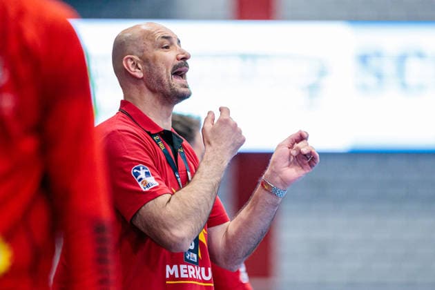 Davor Dominikovic TuS N Luebbecke, Coach gestures GER, TuS N Luebbecke vs HC Oppenweiler Backnang, Handball, 2 Bundesliga, Matchday 34, Season 2025 2026, 06 06 2026 GER, TuS N Luebbecke vs HC Oppenweiler Backnang, Handball, 2 Bundesliga, Matchday 34, Season 2025 2026, 06 06 2026 Luebbecke Copyright: xEibner-Pressefoto JanxRollingerx EP_JSK
