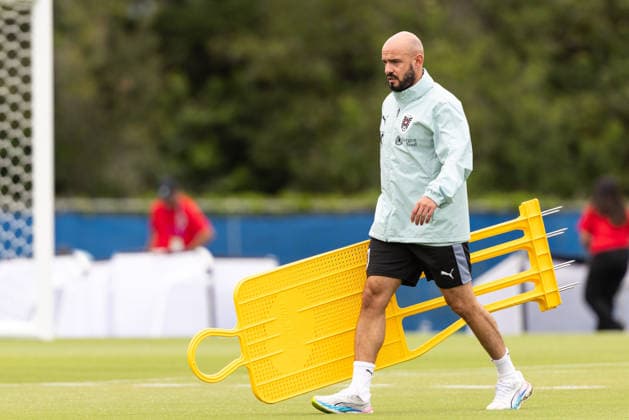 SOCCER - FIFA World Cup, WM, Weltmeisterschaft, Fussball 2026, preview SANTA BARBARA,CALIFORNIA,USA,06.JUN.26 - SOCCER - FIFA World Cup 2026, USA, Mexico, Canada, preview, Oesterreichischer Fussball-Bund, training team AUT. Image shows assistant coach Onur Cinel (AUT). GEPAxpictures xArminxRauthner