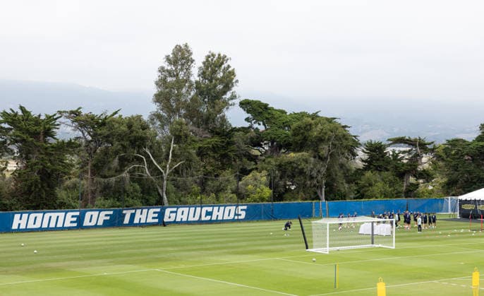 SOCCER - FIFA World Cup, WM, Weltmeisterschaft, Fussball 2026, preview SANTA BARBARA,CALIFORNIA,USA,06.JUN.26 - SOCCER - FIFA World Cup 2026, USA, Mexico, Canada, preview, Oesterreichischer Fussball-Bund, training team AUT. Image shows an overview of the Harder Stadium and the team of AUT. GEPAxpictures xArminxRauthner