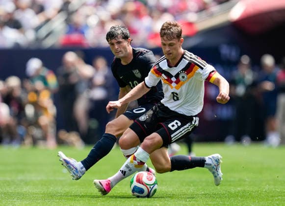 Christian Pulisic USA, 10 vs Joshua Kimmich Germany, 6 USA, United States vs Germany, International Soccer, Friendly, 06 06 2026 USA, United States vs Germany, International Soccer, Friendly, 06 06 2026 Chicago Copyright: xEibner-Pressefoto ScottxColemanx EP_SCN