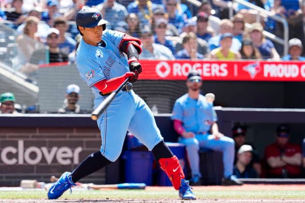 June 6, 2026, Toronto, On, CANADA: Toronto Blue Jays third baseman Kazuma Okamoto (7) hits an RBI single during second inning MLB, Baseball Herren, USA baseball action against the Baltimore Orioles, in Toronto, Saturday, June 6, 2026. Canada News - June 6, 2026 - ZUMAc35_ 20260606_zaf_c35_008 Copyright: xFrankxGunnx