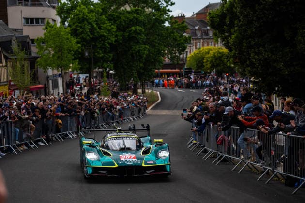 24 HEURES DU MANS 2026 - CITY CENTRE PARADE 007 TINCKNELL Harry (gbr), GAMBLE Tom (gbr), GUNN Ross (gbr), Aston Martin THOR Team, Aston Martin Valkyrie 007, Hypercar, action during the City Center Parade of the 24 Hours of Le Mans 2026, 3rd round of the 2026 FIA World Endurance Championship, on June 6, 2026 in Le Mans, France - Le MansFrance Copyright: xMariusxHeckerx