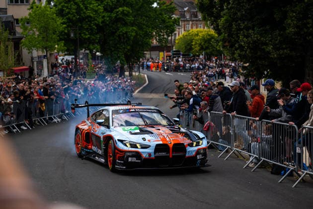 24 HEURES DU MANS 2026 - CITY CENTRE PARADE 69 MCINTOSH Anthony (usa), THOMPSON Parker (can), HARPER Daniel (gbr), Team WRT, BMW M4 LMGT3 Evo 69, LM GT3, action during the City Center Parade of the 24 Hours of Le Mans 2026, 3rd round of the 2026 FIA World Endurance Championship, on June 6, 2026 in Le Mans, France - Le MansFrance Copyright: xMariusxHeckerx