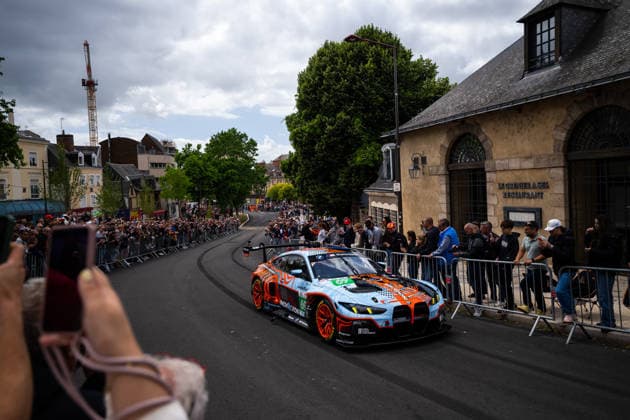 24 HEURES DU MANS 2026 - CITY CENTRE PARADE 69 MCINTOSH Anthony (usa), THOMPSON Parker (can), HARPER Daniel (gbr), Team WRT, BMW M4 LMGT3 Evo 69, LM GT3, action during the City Center Parade of the 24 Hours of Le Mans 2026, 3rd round of the 2026 FIA World Endurance Championship, on June 6, 2026 in Le Mans, France - Le MansFrance Copyright: xMariusxHeckerx