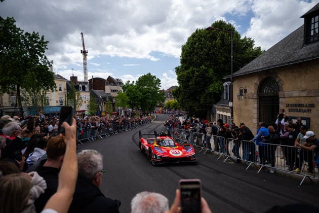 24 HEURES DU MANS 2026 - CITY CENTRE PARADE 51 PIER GUIDI Alessandro (ita), CALADO James (gbr), GIOVINAZZI Antonio (ita), Ferrari AF Corse, Ferrari 499P 51, Hypercar, action during the City Center Parade of the 24 Hours of Le Mans 2026, 3rd round of the 2026 FIA World Endurance Championship, on June 6, 2026 in Le Mans, France - Le MansFrance Copyright: xMariusxHeckerx