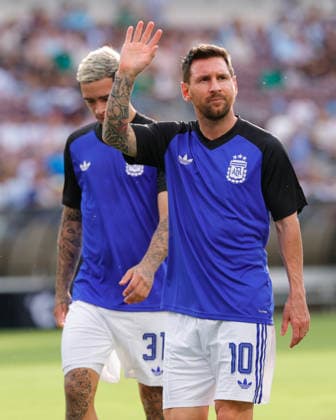 June 6, 2026, College Station, Texas, USA: Argentina forward LIONEL MESSI (10) waves to the crowd before an International Friendly, Länderspiel, Nationalmannschaft soccer match between Argentina and Honduras at Kyle Field in College Station, TX, Saturday, June 6, 2026. Soccer 2026: Argentina 2:0 Honduras - ZUMAa325 20260606_zsa_a325_028 Copyright: xDavidxBalleringxIix