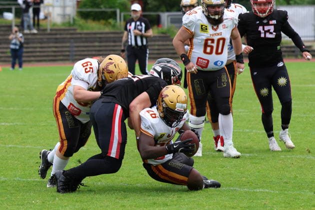 RECORD DATE NOT STATED Nebechi Abana (Regensburg Phoenix, 26) is tackled by Vincent Woywod (Düsseldorf Panther, 32), Düsseldorf Panther vs Regensburg Phoenix, American Football, GFL, German Football League, Season 2022, Week 5, 06.06.2026, Photo: Foot Bowl Klaus Sack Düsseldorf Stadion VfL Benrath Deutschland Copyright: xFootxBowl KlausxSackx