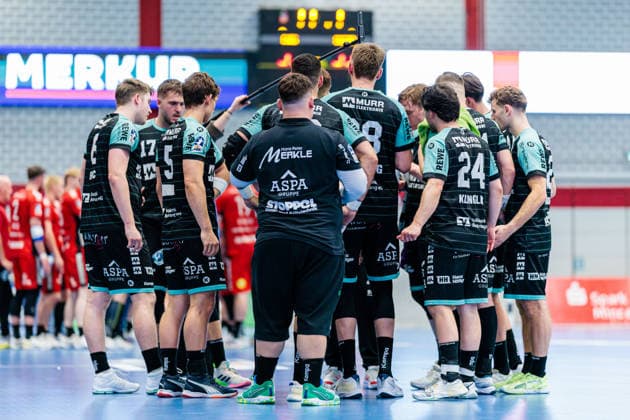The team of HC Oppenweiler Backnang stands together in the time-out GER, TuS N Luebbecke vs HC Oppenweiler Backnang, Handball, 2 Bundesliga, Matchday 34, Season 2025 2026, 06 06 2026 GER, TuS N Luebbecke vs HC Oppenweiler Backnang, Handball, 2 Bundesliga, Matchday 34, Season 2025 2026, 06 06 2026 Luebbecke Copyright: xEibner-Pressefoto JanxRollingerx EP_JSK