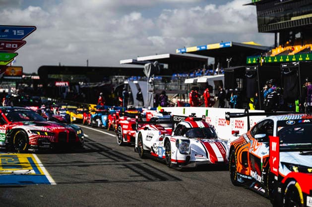24 HEURES DU MANS 2026 - TEST DAY 28 LAFARGUE Paul (fra), RINICELLA Valerio (ita), VAN UITERT Job (nld), IDEC Oreca 07 Gibson 28, LMP2, pitlane, during the Test Day of the 24 Hours of Le Mans 2026, 3rd round of the 2026 FIA World Endurance Championship, on June 7, 2026 on the Circuit des 24 Heures du Mans in Le Mans, France - Le MansFrance Copyright: xCharlyxLopezx