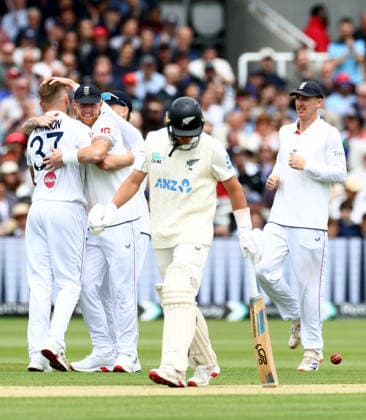 Gus Atkinson of England celebrates taking the wicket Nathan Smith of New Zealand with team mates Ben Stokes of England. England v New Zealand, First Test, Day Four, Rothesay Test Match Series, Cricket, Lords, London, UK - 07 Jun 2026London Lords United Kingdom EDITORIAL USE ONLY No use with unauthorised audio, video, data, fixture lists, club league logos or live services. Online in-match use limited to 120 images, no video emulation. No use in betting, games or single club league player publications. Copyright: xJamesxMarsh Shutterstockx 16906581ba