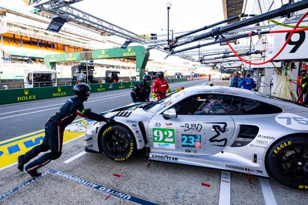 24 HEURES DU MANS 2026 - TEST DAY 92 SHAHIN Yasser (aus), PERA Riccardo (ita), LIETZ Richard (aut), The Bend Manthey, Porsche 911 GT3 R LMGT3 92, LM GT3, ambiance during the Test Day of the 24 Hours of Le Mans 2026, 3rd round of the 2026 FIA World Endurance Championship, on June 7, 2026 on the Circuit des 24 Heures du Mans in Le Mans, France - Le MansFrance Copyright: xJULIENxDELFOSSEx