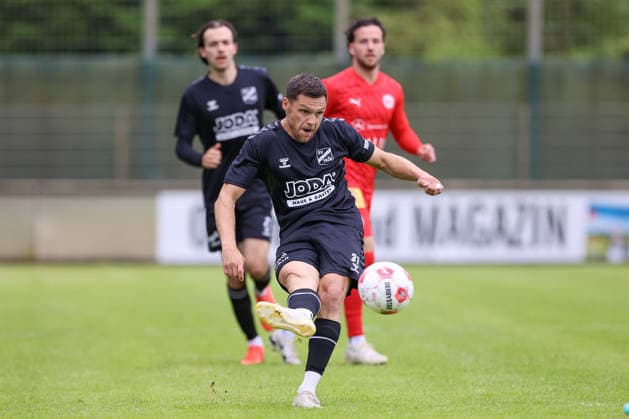 Mirko Boland SV Todesfelde, 31 on the ball, single picture, full body, action, action, game scene, 07 06 2026, Bremen Germany , Soccer, promotion round Regionalliga Nord, 1 FC Germania Egestorf Langreder SV Todesfelde xobx
