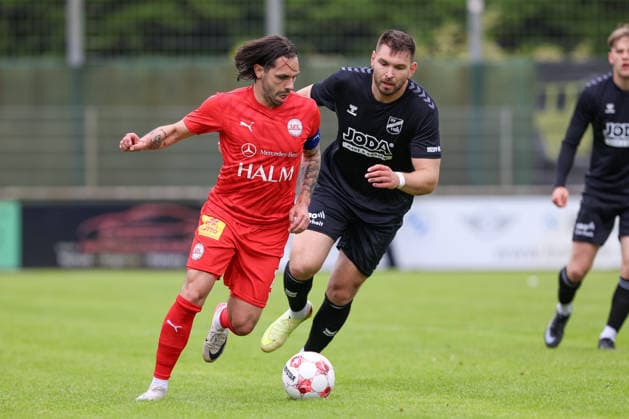 from left Joshua Siegert 1 FC Germania Egestorf Langreder, 20 and Morten Liebert SV Todesfelde, 11 in duel, duel, dynamics, action, action, match scene, 07 06 2026, Bremen Germany , football, promotion round Regionalliga Nord, 1 FC Germania Egestorf Langreder SV Todesfelde xobx