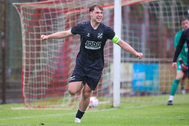 Goalscorer Mats Klüver SV Todesfelde, 10 with goal celebration, cheering, jubilant, optimistic, match scene, highlight, joy about the goal to 0 1, 07 06 2026, Bremen Germany , football, promotion round Regionalliga Nord, 1 FC Germania Egestorf Langreder SV Todesfelde xobx